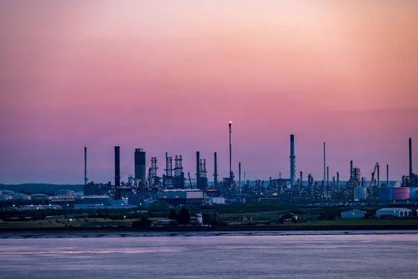 Халл, Англія - 2018 04 травня: Прийняття промислових skyline неподалік від корпусу - Сполучені Штати Америки — стокове фото