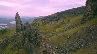 Sonbahar - Isle of Skye, İskoçya Stor yaşlı adam üzerinde sinematik uçuş