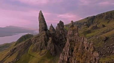 Sonbahar - Isle of Skye, İskoçya Stor yaşlı adam üzerinde sinematik uçuş