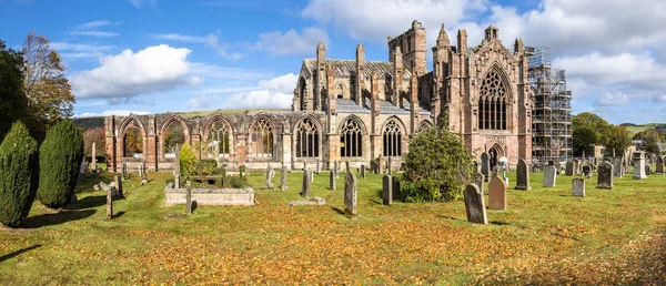 Melrose Abbey ερείπια φθινόπωρο - σκωτσέζικα σύνορα — Φωτογραφία Αρχείου