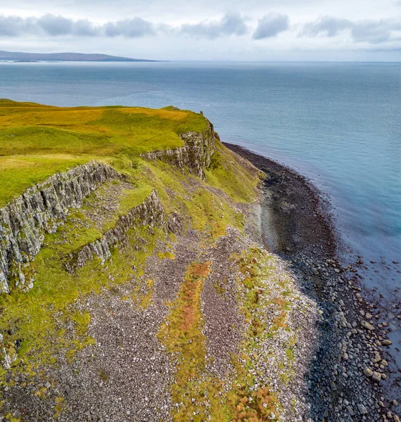 Εναέρια από την ακτογραμμή της Βόρειας Δύσης Σκάι από Kilmuir - Σκωτία — Φωτογραφία Αρχείου