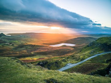 İskoçya 'daki Skye Adası' nda gündoğumu.