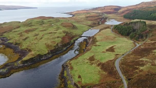 Flying over the beautiful west coast close to Dunvegan Castle - Scotland — Stock Video