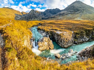 Sonbahar, Glen Brittle, Skye, İskoçya peri havuzlarında