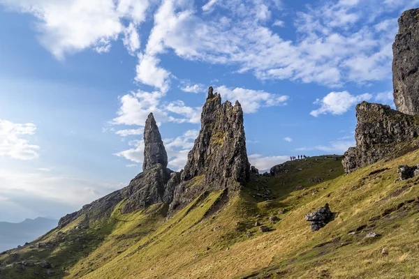 El Viejo de Storr en la Isla de Skye durante el amanecer — Foto de Stock