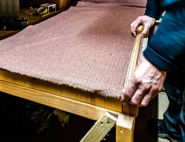 Conceito de tecer produtos tradicionais de tweed na Escócia — Fotografia de Stock