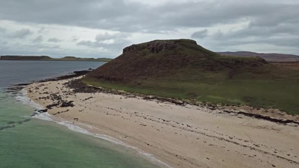 Antenne des Korallenstrandes auf der Insel Skye - Schottland — Stockvideo