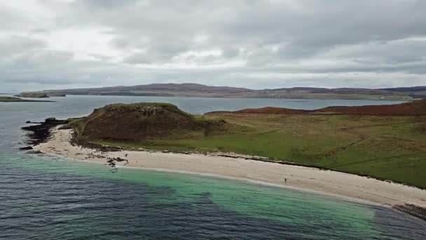 Aerial of the Clagain Coral Beach sur l'île de Skye - Écosse — Video