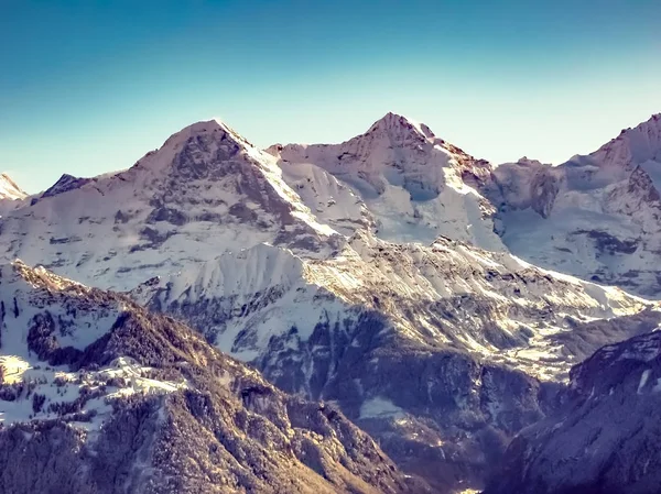 Monta Eiger, Moench e Jungfrau na região de Jungfrau — Fotografia de Stock