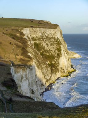 Dover Beyaz kayalıklar uçurumdan kendini görmüş
