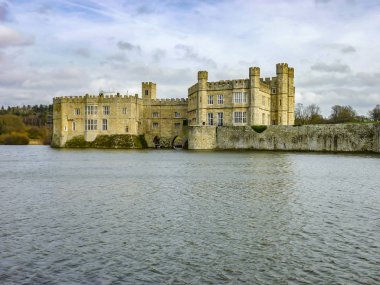 Kış manzara İngiltere ' de Leeds Castle. Güzel İngilizce kale, Maidstone, Kent.