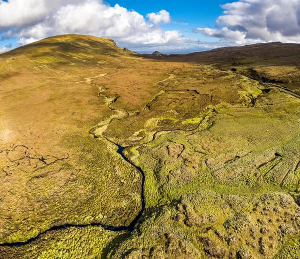 Vista aérea del río Rha entre Staffin y Uig en la isla de Skye, Escocia —  Fotos de Stock