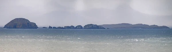 Küçük Minch Skye ve Lewis, Harris - Outer Hebrides, İskoçya arasında Gearren ve fladaigh Adası — Stok fotoğraf