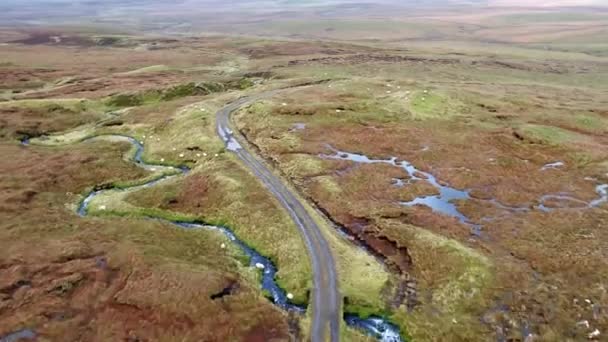Jednu Stopu Loch Cuithir Sgurr Mhadaidh Ruadh Neboli Hill Red — Stock video