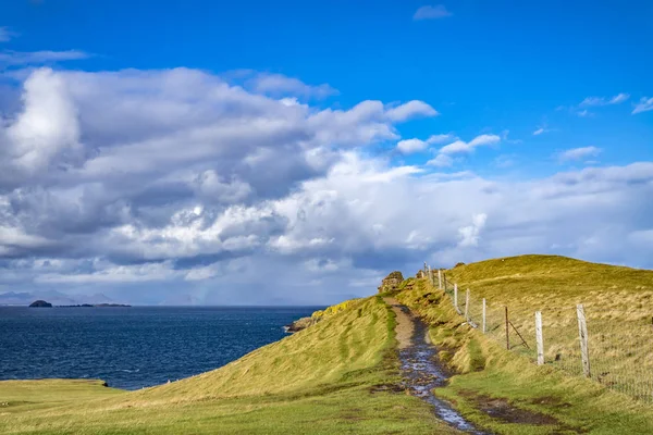 Gearren and fladaigh island in the little Minch between Skye and Lewis, Harris - Outer Hebrides, Scotland — стоковое фото