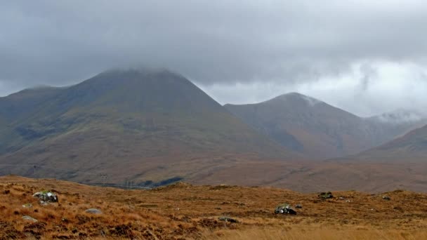 Isle of Skye Glamaig üzerinde dramatik bulutlar — Stok video