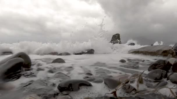 Waves crashing into the camera at Elgol - Isle of Skye — Stockvideo