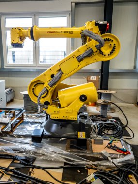 Dinslaken, Almanya - 19 Eylül 2018: üretim için hazırlanıyor yeni endüstriyel otomasyon robot