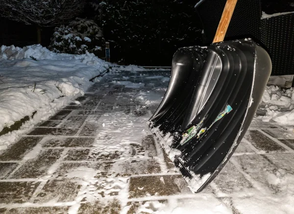 Télen a shoveling hó fogalmának — Stock Fotó