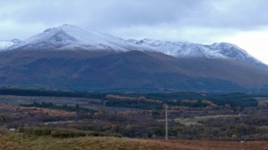 Ben Nevis aralığı Spean köprü - İskoçya kar ile kaplı
