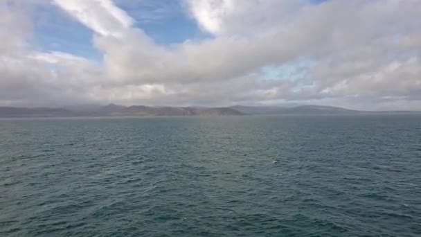 Графство Вів'єн видно з моря — стокове відео