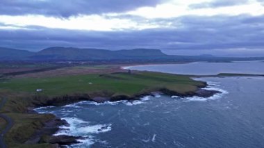 Mullaghmore baş - yaban Atlantik yolu, County Sligo, İrlanda'nın amacı imza havadan görünümü