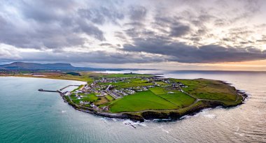 Mullaghmore baş - yaban Atlantik yolu, County Sligo, İrlanda'nın amacı imza havadan görünümü