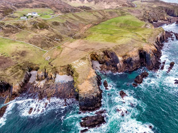 Veduta aerea della costa atlantica selvaggia di Maghery, Dungloe - Contea di Donegal - Irlanda — Foto Stock