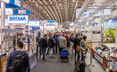 Hannover, Almanya - 02 Nisan 2019: Hannover Fuarı kalır dünyanın önde gelen Endüstriyel teknoloji, bu Telekom için vitrin ve ticaret
