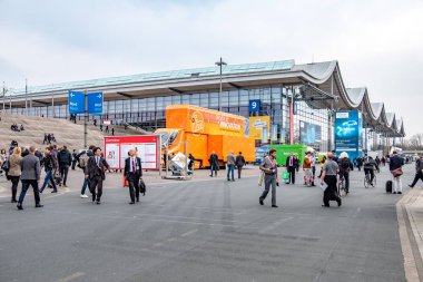 Hannover, Almanya - 02 Nisan 2019: Hannover Fuarı kalır dünyanın önde gelen Endüstriyel teknoloji, bu Telekom için vitrin ve ticaret