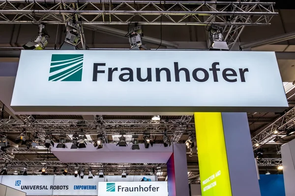 HANNOVER, ALEMANHA - 02 de abril de 2019: Fraunhofer está exibindo novas inovações na Hannover Messe — Fotografia de Stock