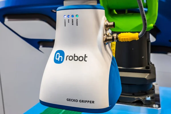 Αννόβερο, Γερμανία - 02 Απριλίου 2019: Onrobots Gecko λαβίδα είναι η wof Νικητής βραβείου ρομποτική 2019 — Φωτογραφία Αρχείου