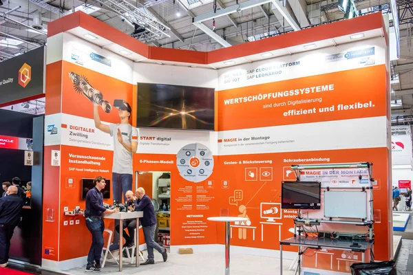 HANNOVER, GERMANIA - 02 APRILE 2019: Himstedt presenta nuove innovazioni alla Fiera di Hannover — Foto Stock