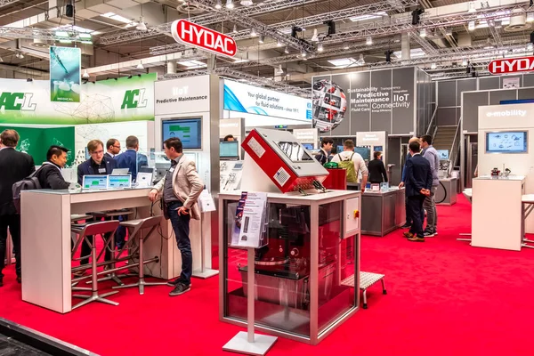 HANNOVER, GERMANIA - 02 APRILE 2019: Hydac presenta le sue ultime innovazioni alla Fiera di Hannover — Foto Stock