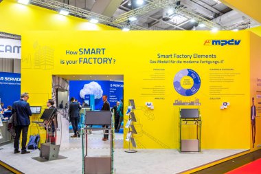 Hannover, Almanya - 02 Nisan 2019: Mpdv Hannover Messe adlı yeni yenilikler görüntülüyor