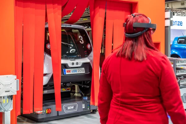HANNOVER, ALEMANHA - 02 DE ABRIL DE 2019: SEW Eurodrive apresenta a produção do novo carro elétrico E.GO na FAIR DE HANNOVER — Fotografia de Stock