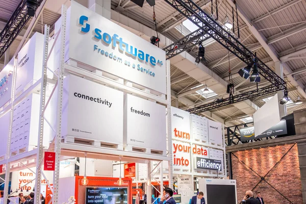 HANNOVER, GERMANIA - 02 APRILE 2019: Software AG presenta nuove innovazioni alla Fiera di Hannover — Foto Stock