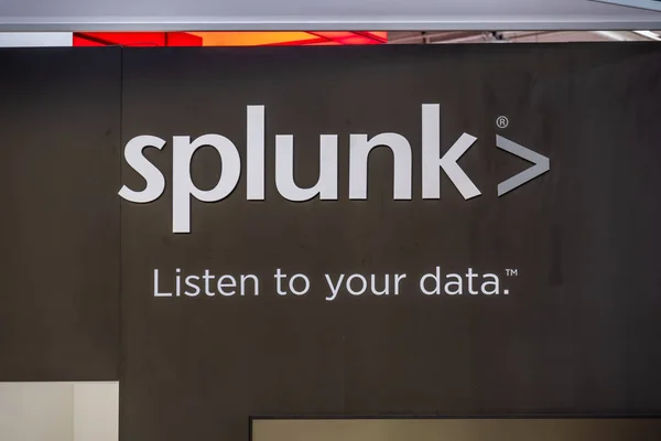 Hannover, Tyskland - April 02 2019: Splunk visar nya innovationer på Hannover Messe — Stockfoto