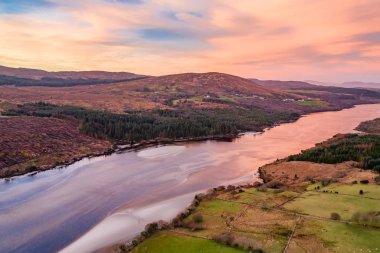 Sözde Alman yolu havadan görünümü-Doochary ve Lettermacaward arasındaki yol-County Donegal içinde-Irlanda