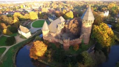 Krefeld, Almanya 'da kale Linn 4k hava drone videosu