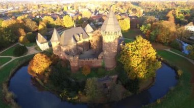 Krefeld, Almanya 'da kale Linn 4k hava drone videosu