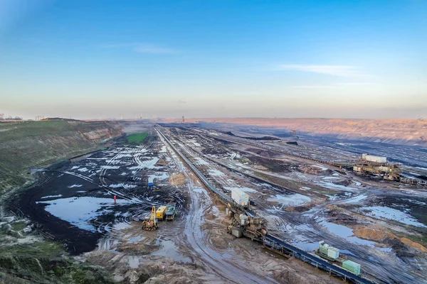 Ein großer Braunkohletagebau bei Garzweiler in Deutschland — Stockfoto