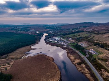 Gweedore ve Lough Nacung Lower üzerinde Gün batımı , County Donegal - İrlanda