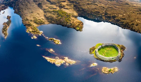 Portnoo 'dan Doon Kalesi' nin havadan görünüşü - Donegal İlçesi - İrlanda — Stok fotoğraf