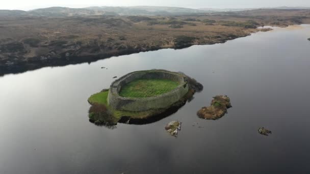 공중에서 찍은 도온 요새 by Portnoo - County Donegal - Ireland — 비디오