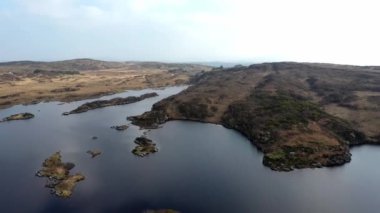 Portnoo 'dan Doon Kalesi' nin havadan görünüşü - Donegal İlçesi - İrlanda