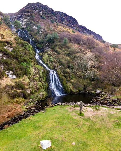 Aérea de Assaranca Waterfall en el Condado de Donegal - Irlanda —  Fotos de Stock