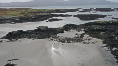 Rossbeg, Ardara - County Donegal, İrlanda tarafından güzel İrlanda kıyıları üzerinde Uçan