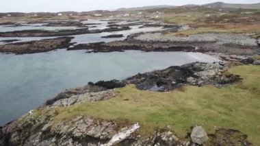 Rossbeg, Ardara - County Donegal, İrlanda tarafından güzel İrlanda kıyıları üzerinde Uçan