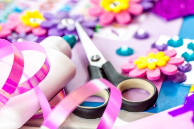 Okul şeker koni ilk gün için kağıt el sanatları yapma